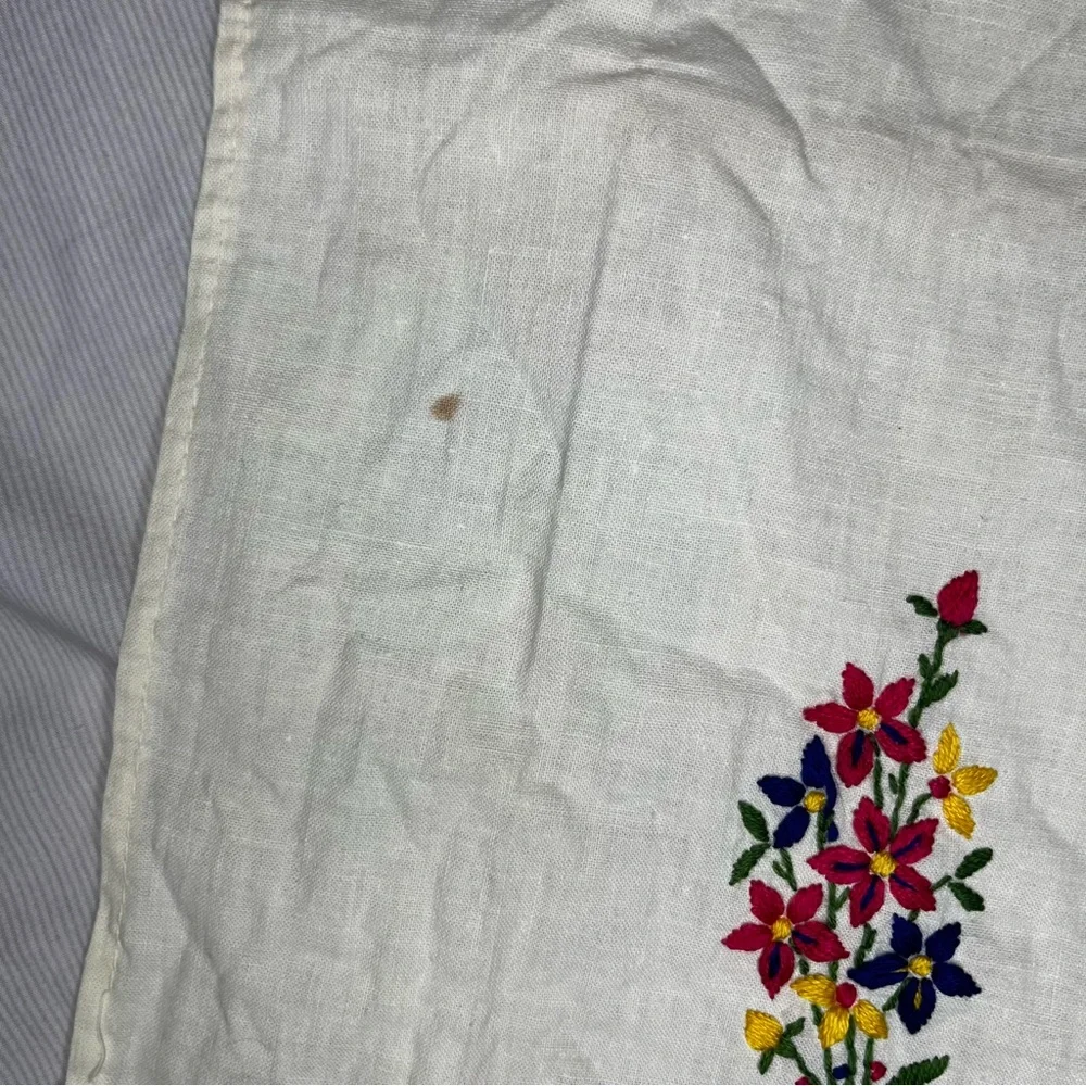 Pair of Vintage Cream Linen Tea Towels Puffy Embroidered Flowers 17x10